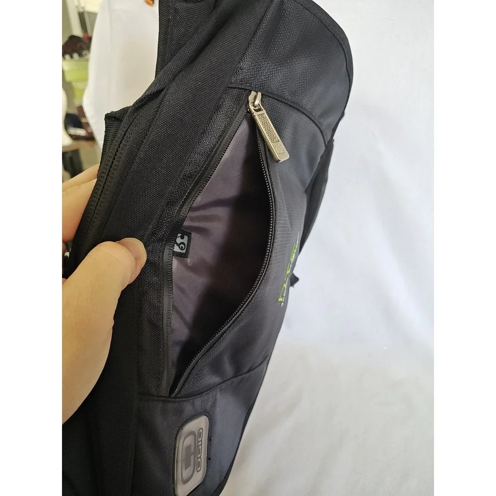 OGIO Tech Specs HTC Laptop Sleeve Black Nylon Multi Pockets Messenger Bag Clean!